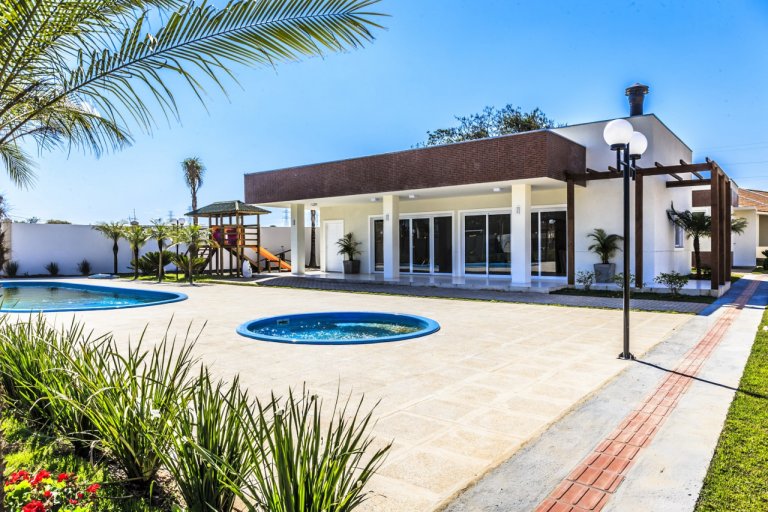 Piscina Adulto e Infantil